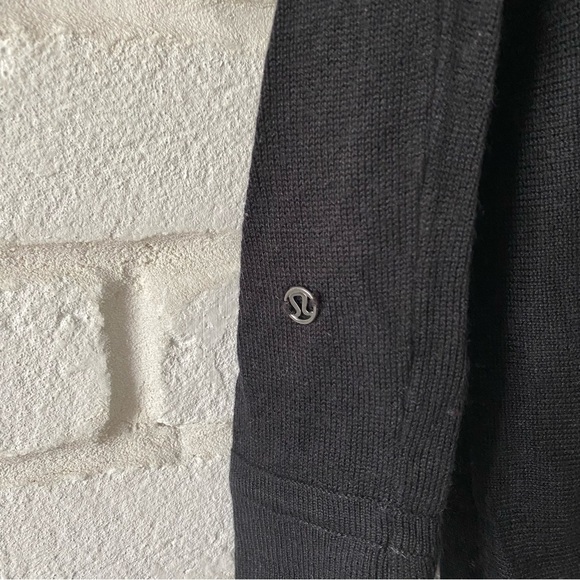 Lululemon Black Faux Wrap Long Sleeve Pullover Sweater Shirt Women’s Size Medium - Picture 4 of 7
